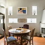 Charming Pantheon Apt In The Heart Of Rome