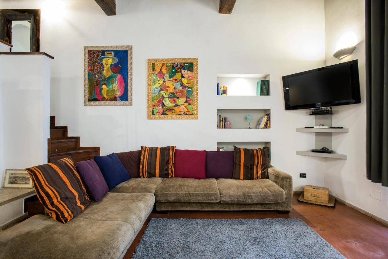 Charming Pantheon In The Heart Of Apartamento *