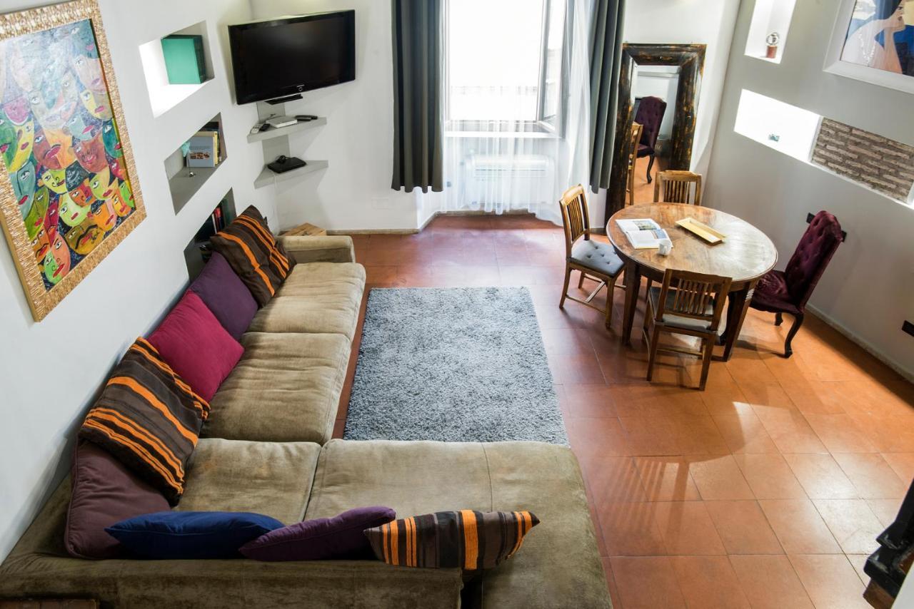 Charming Pantheon In The Heart Of Apartamento *