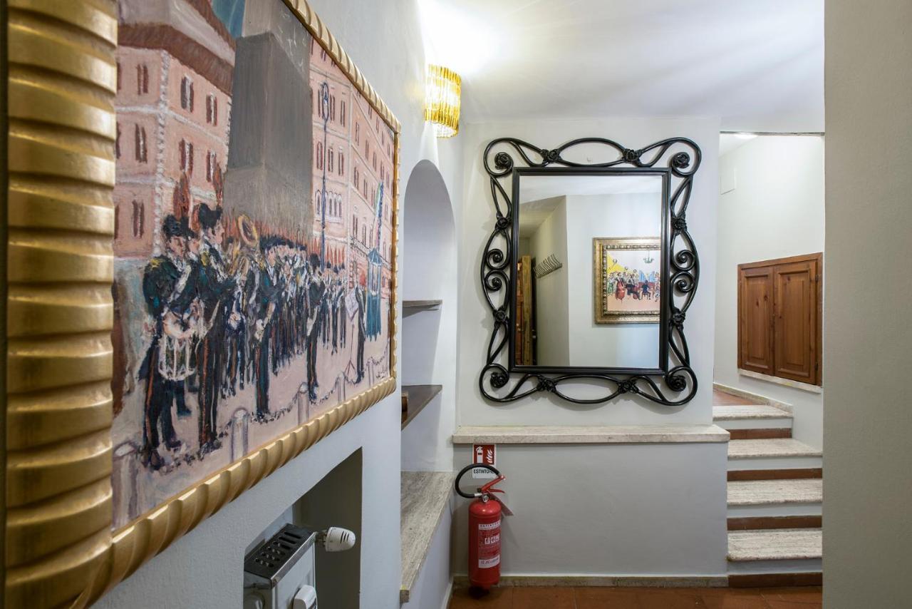Charming Pantheon In The Heart Of
