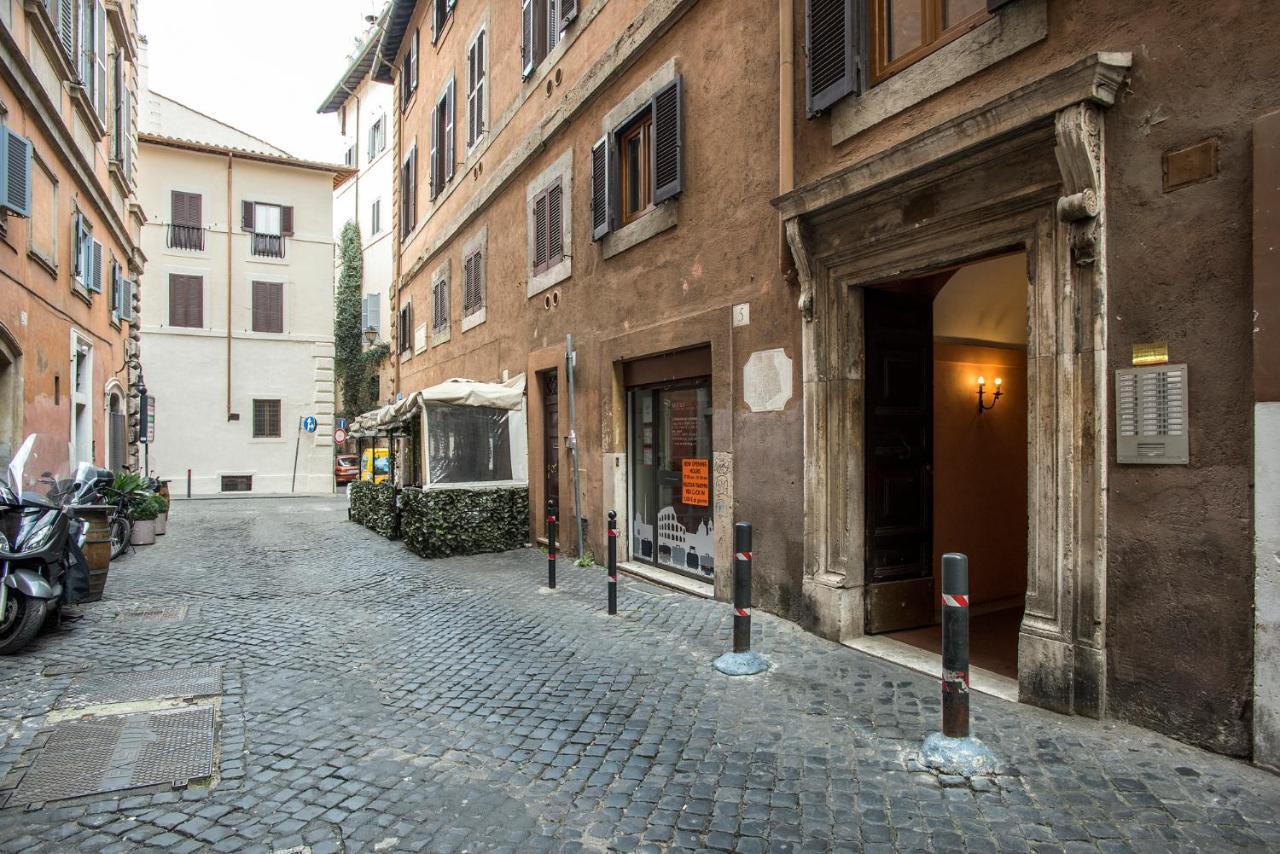 Charming Pantheon In The Heart Of